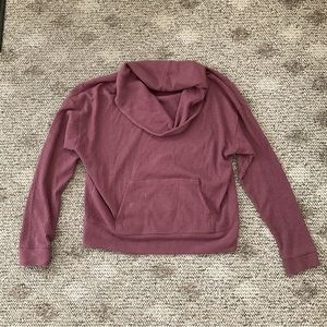 Cabellas cowl neck waffle sweatshirt, size M